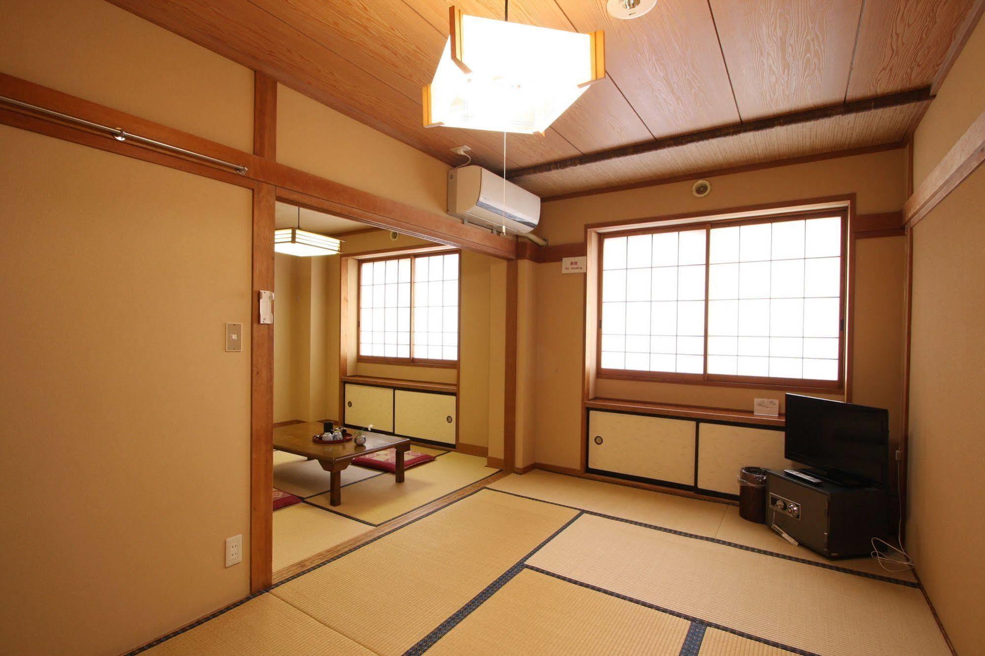 Kawahiro Hotell Nozawaonsen Exteriör bild